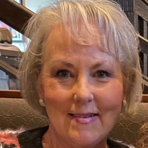 Meet your Posher, Cynthia